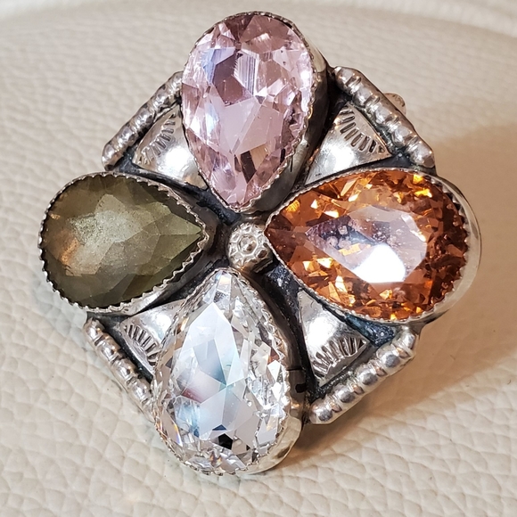 Sterling / Crystal Ring - Picture 2 of 4